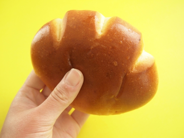 菓子パン クリームパン の発祥と成型方法